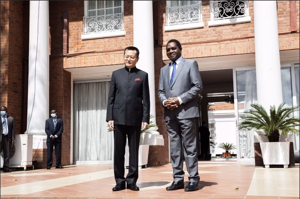 zambia huy khoan vay trung quoc 16 ty usd tam dung cac du an co so ha tang de tranh khung hoang no hinh 1