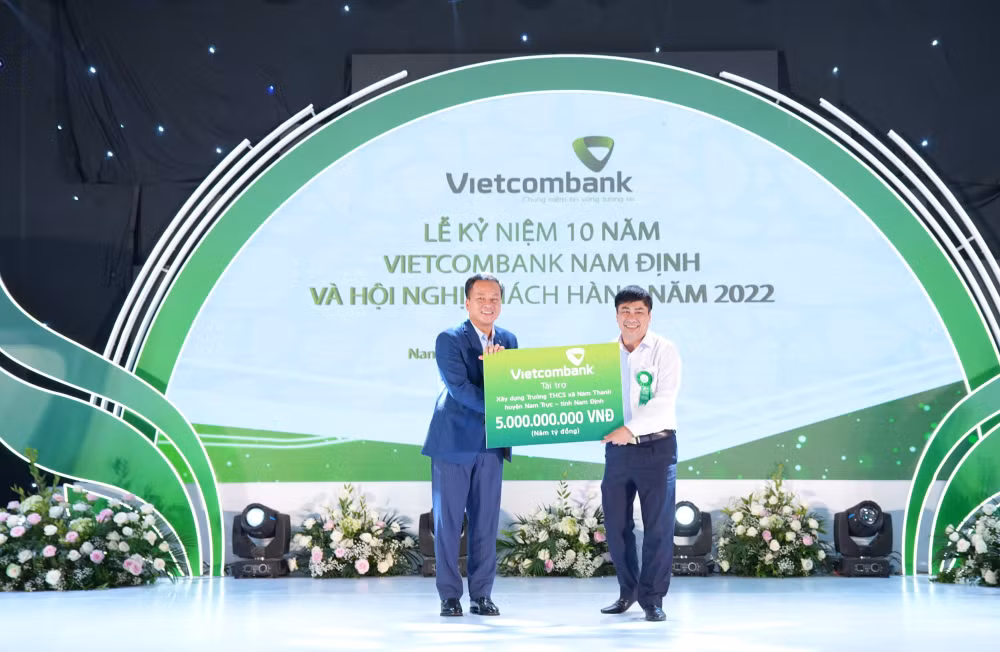 vietcombank trao 5 ty dong ho tro kinh phi xay dung truong thcs xa nam thanh huyen nam truc tinh nam dinh hinh 1