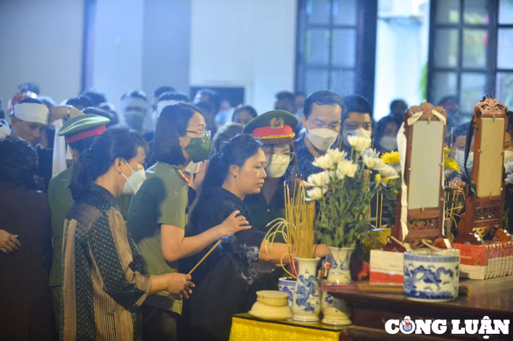 hinh anh xuc dong tai le tang 3 liet si canh sat phong chay chua chay hy sinh hinh 11