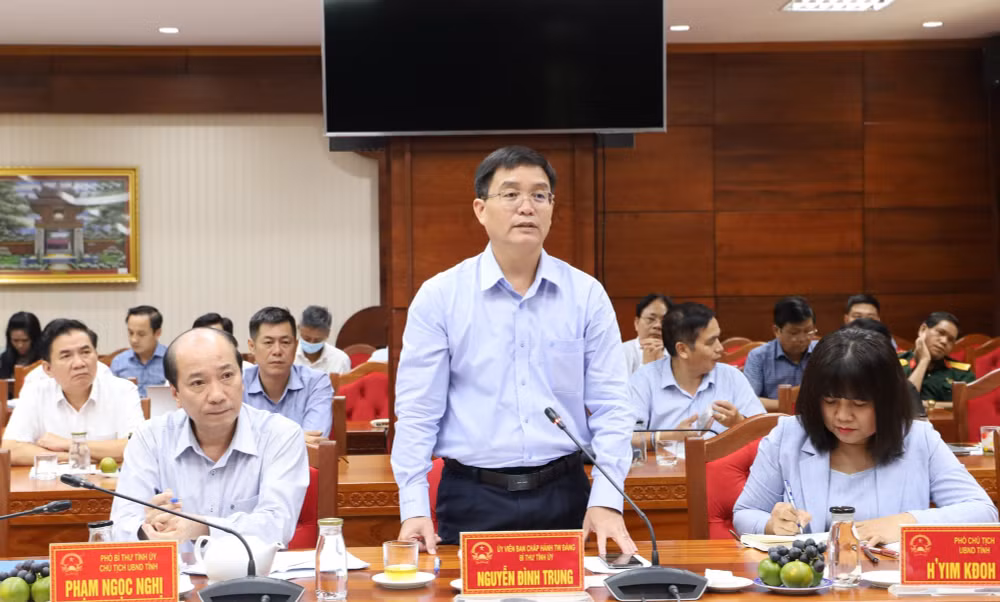 de xuat xay dung chinh sach tien luong dac thu cho bac si va nhan vien y te hinh 1
