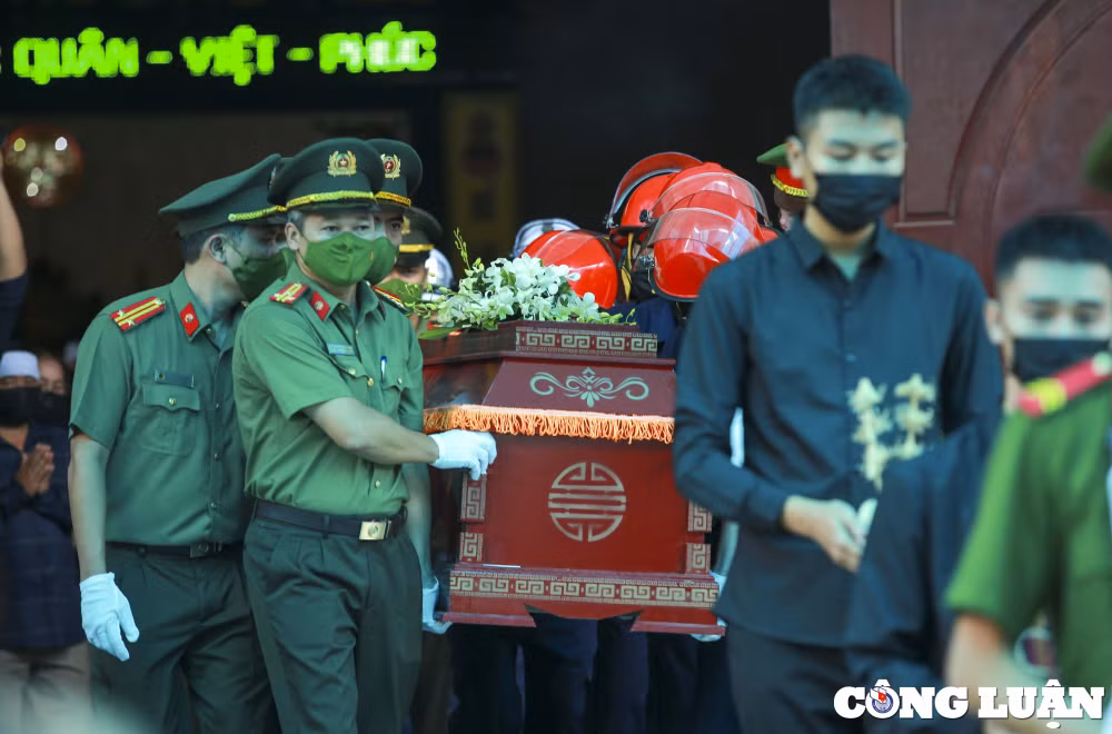 to chuc trong the le tang 3 liet si cong an hy sinh khi chua chay hinh 24