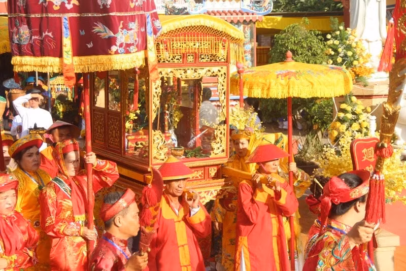 dac sac le hoi dien hue nam co do hue hinh 1