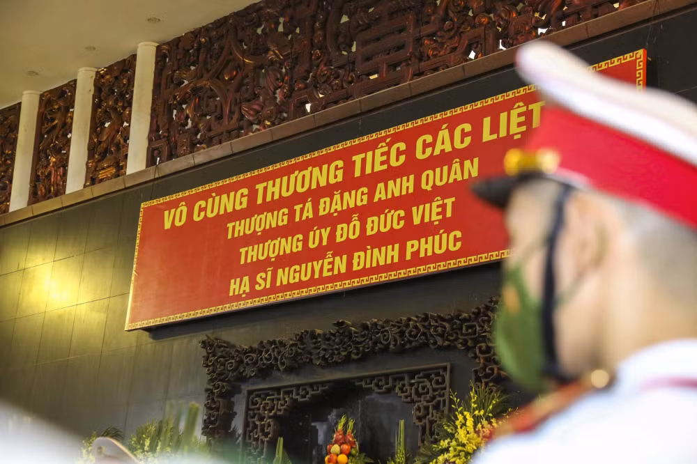 to chuc trong the le tang 3 liet si cong an hy sinh khi chua chay hinh 4