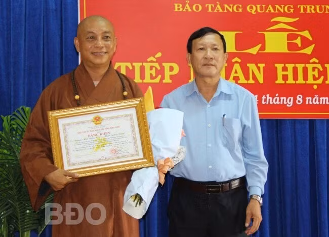 tru tri chua long hoa hien tang 65 hien vat co nguon goc tu thoi tay son hinh 4