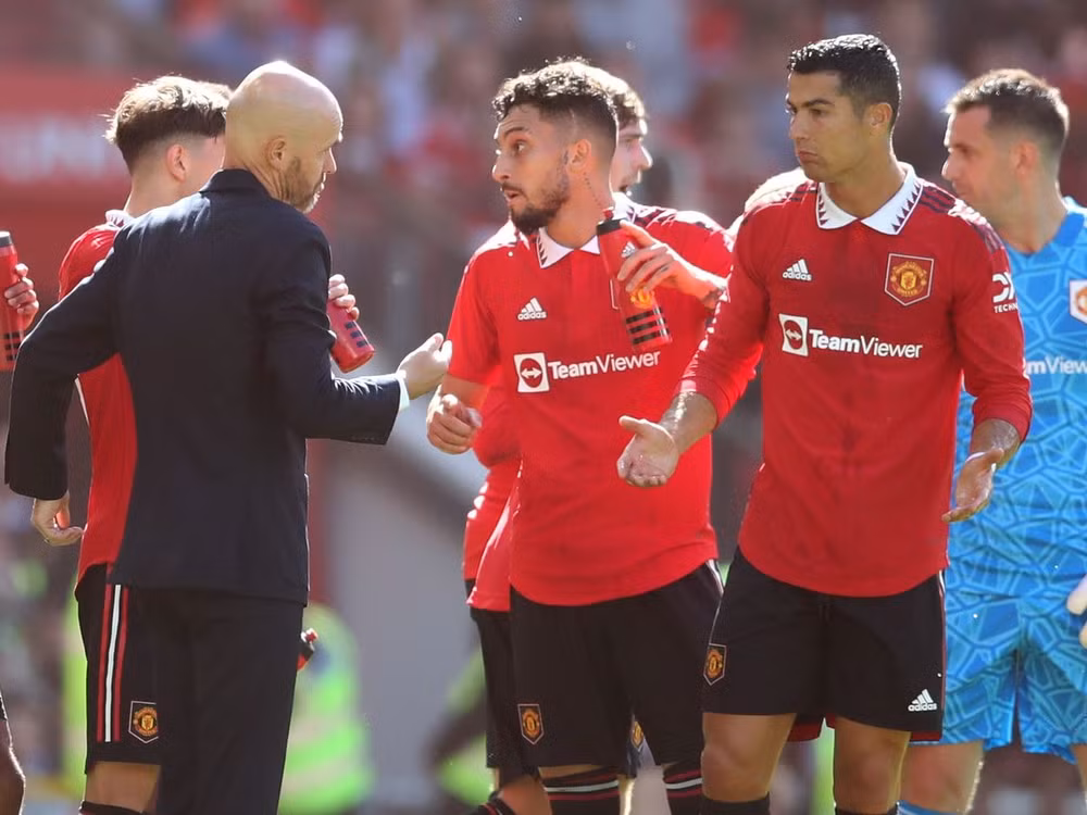 ten hag khong de ronaldo da chinh o vong 1 ngoai hang anh 2022 23 hinh 1