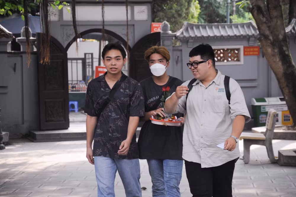 gioi tre ha thanh no nuc di chua ha cau duyen vao ngay le that tich hinh 6
