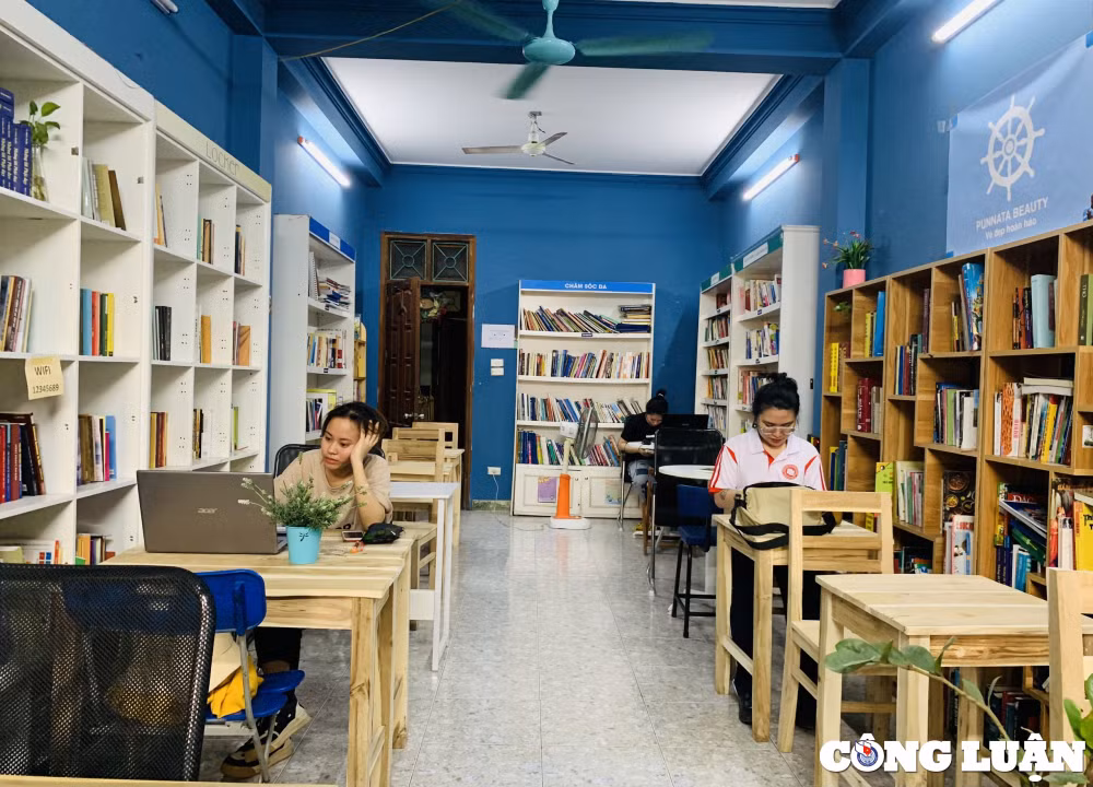 doc dao voi thu vien sach 0 dong giua trung tam thu do ha noi hinh 1