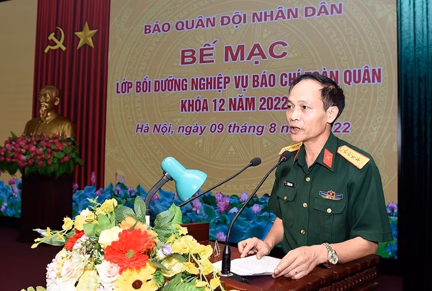 trang bi nhung kinh nghiem quy bau ve cach viet bao nghiep vu lam bao hinh 1