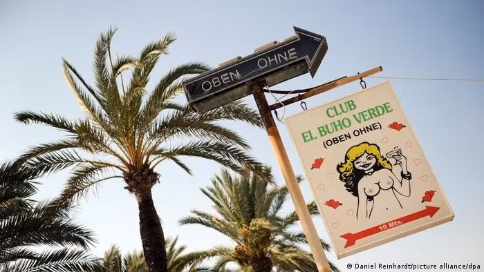 du lich tinh duc van nan o mallorca hinh 2