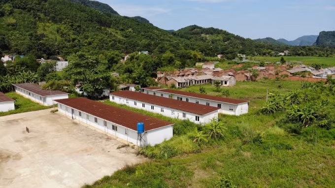 Dự án Nhà máy Xi măng Thanh Sơn tại xã Thúy Sơn, huyện Ngọc Lặc đắp chiếu nhiều năm.
