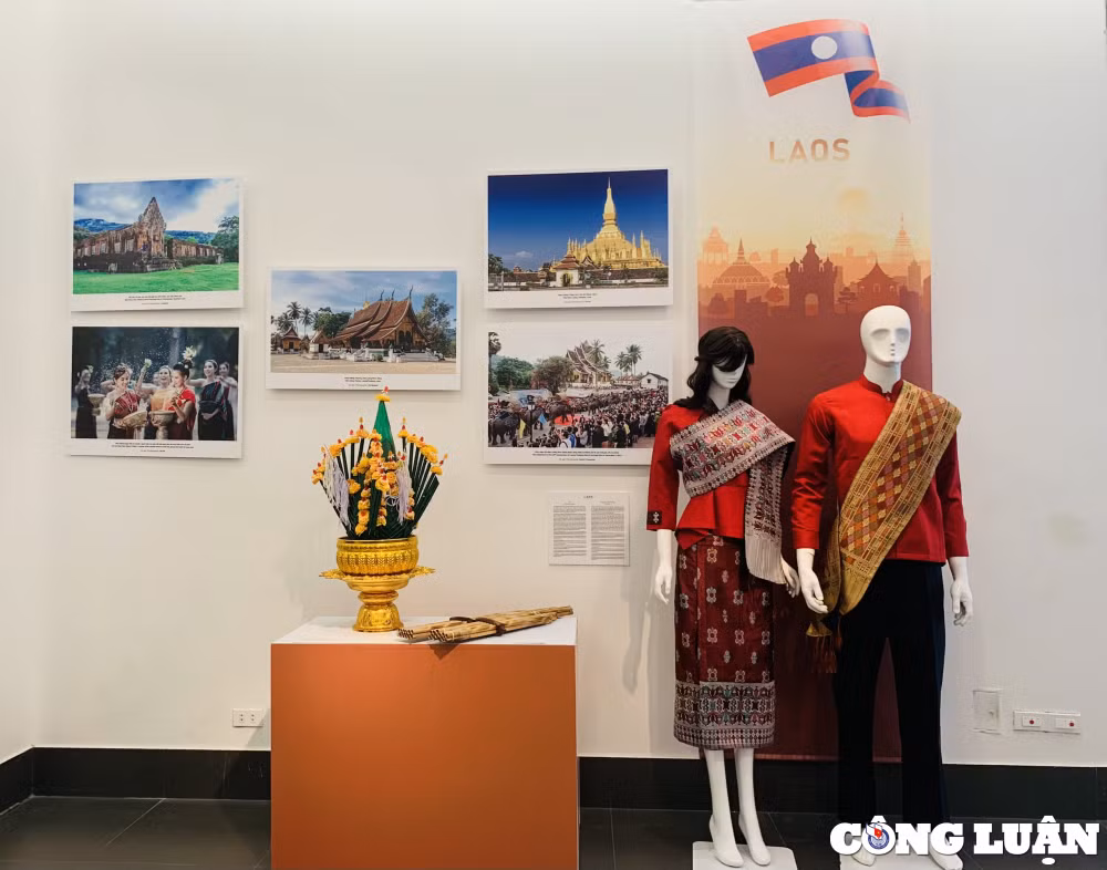 an tuong voi trang phuc tai trien lam sac mau van hoa asean hinh 4