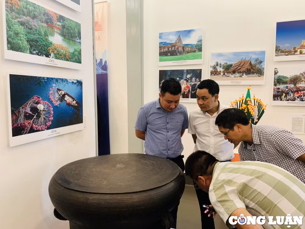 an tuong voi trang phuc tai trien lam sac mau van hoa asean hinh 17
