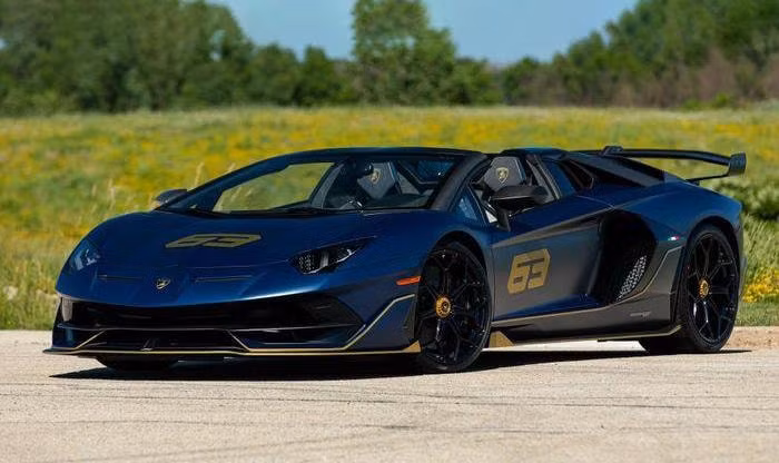 sieu xe lamborghini aventador svj 63 roadster duoc ban dau gia hinh 1