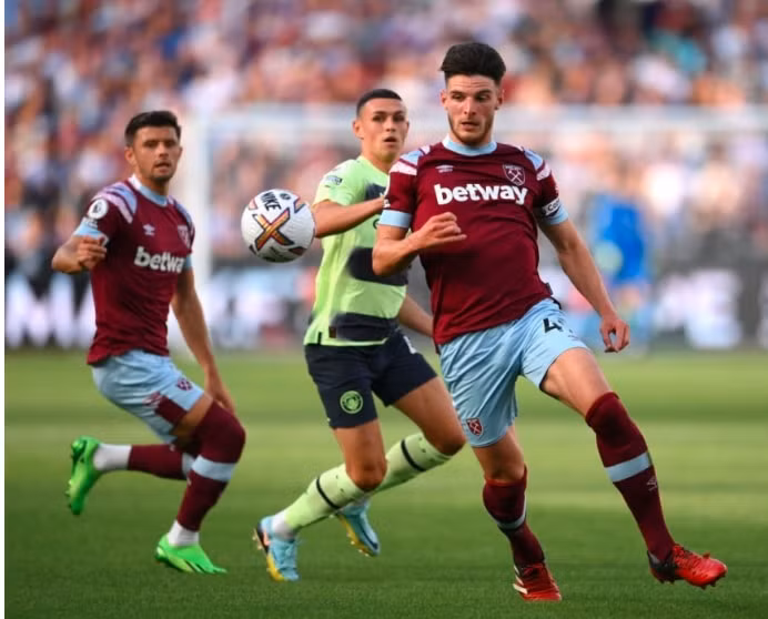 haaland lap cu dup man city khoi dau an tuong tai ngoai hang anh hinh 2