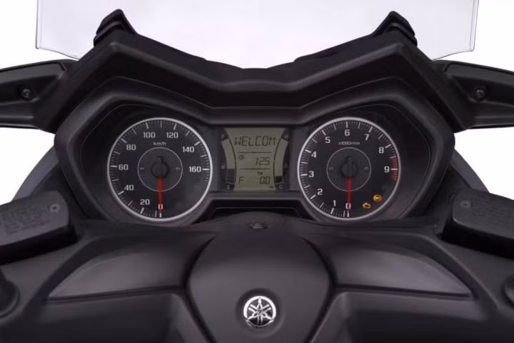 yamaha x max 250 2022 ra mat tai malaysia gia ban gan 120 trieu dong hinh 8