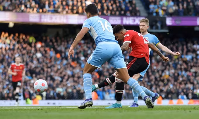 thua dam man city 1 4 man united vang khoi top 4 ngoai hang anh hinh 2