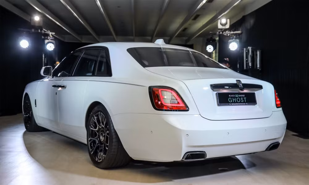 rolls royce ghost black badge 2022 ra mat tai malaysia gia tu 430000 usd hinh 2