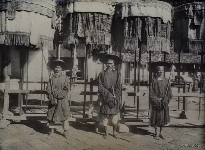 nhung hinh anh doc ve le hoi quan gia cach day mot the ky hinh 7