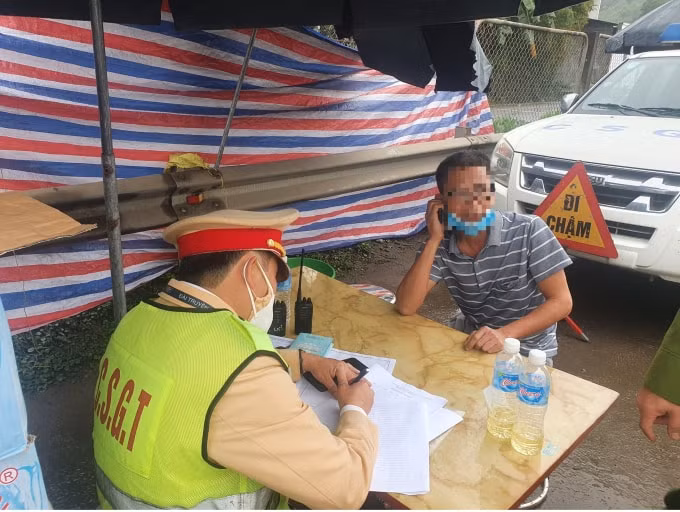 40 phut phat hien 2 tai xe duong tinh voi ma tuy tren cao toc ha noi thai nguyen hinh 1