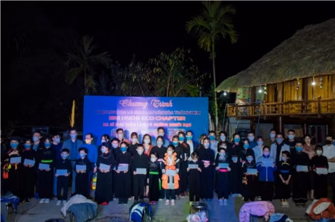 ca si mai tran lam ket hop cung bni eco chapter tren neo duong nhan ai hinh 4