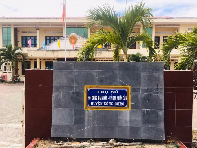 gia lai chu tich huyen bi de nghi kiem diem trach nhiem vi quan ly yeu kem hinh 1