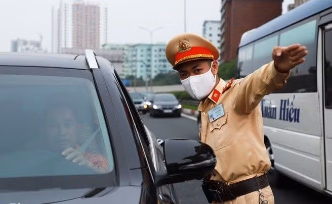 tu 1 3 nguoi vi pham giao thong o ha noi nop phat truc tuyen nhu the nao hinh 1