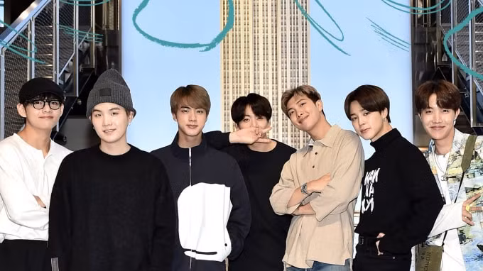 dat doanh thu hon 1 ty usd hybe di vao lich su k pop hinh 1