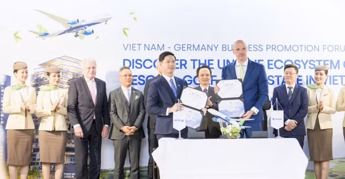 bamboo airways ky ket loat thoa thuan hop tac chien luoc trong dien dan xuc tien dau tu lon tai duc hinh 1