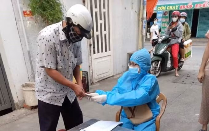 bo cong an yeu cau cung cap tai lieu chi tien ho tro nguoi dan bi anh huong boi covid 19 tai tphcm hinh 1
