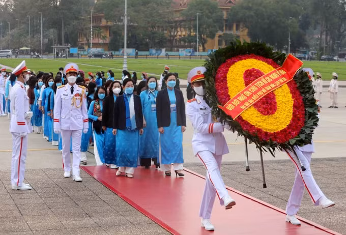 dai hoi dai bieu phu nu toan quoc 2022 cac dai bieu vao lang vieng chu tich ho chi minh hinh 1