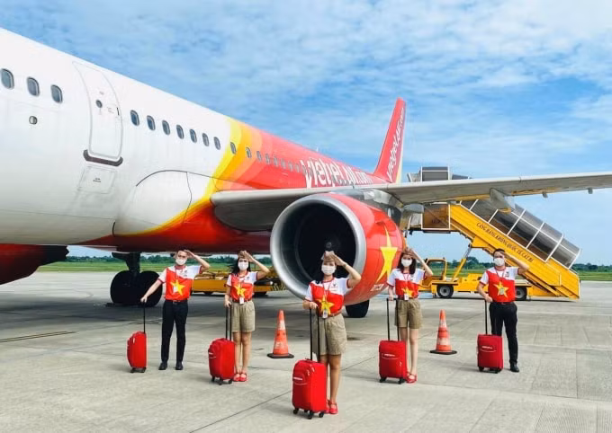 vietjet thuc hien chuyen bay mien phi dua nguoi viet tu ukraine ve nuoc hinh 1