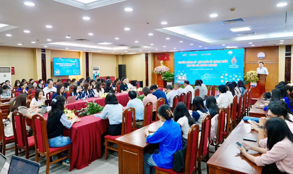 trao giai thuong tac pham truyen thong so gop phan cai thien tiep can an sinh xa hoi hinh 1