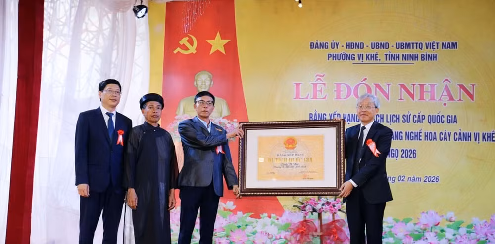 dinh.jpg