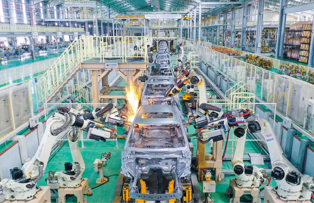 Dây chuyền hàn robot tại nhà máy sản xuất, lắp ráp ô tô Thaco ở Khu Kinh tế mở Chu Lai - Ảnh: Thaco Auto