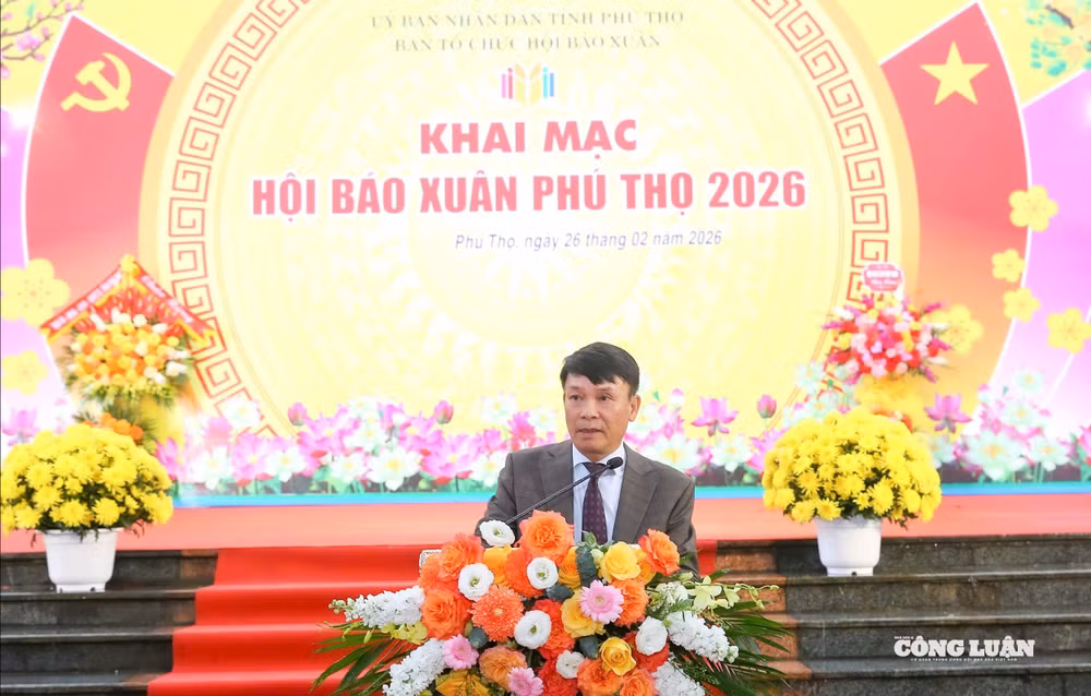 Phó Chủ tịch Thường trực Hội Nhà báo Việt Nam Nguyễn Đức Lợi phát biểu c tại sự kiện.