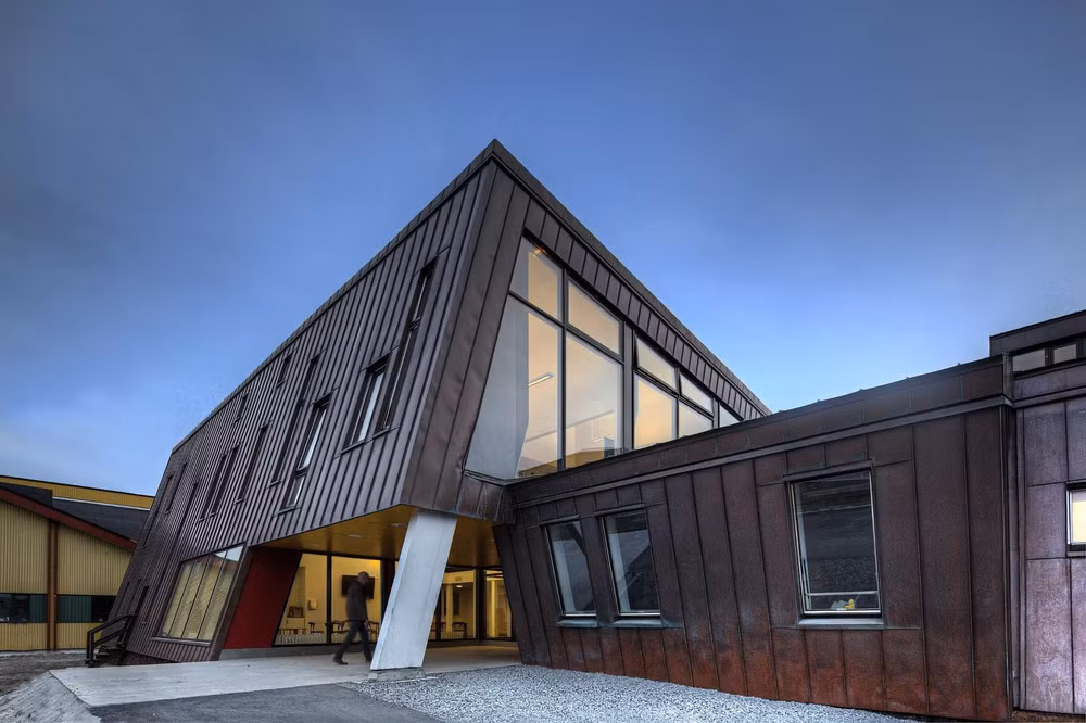 queen-ingrids-hospital-national-hospital-of-greenland-nuuk-c-f-moeller-img-31225-w1800-h1199-x2.jpg