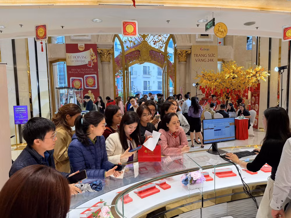 Giá vàng 9h sáng nay 10/3/2026 bật tăng 1,4 triệu đồng/lượng, đưa giá vàng miếng SJC lên mức 185,5 triệu đồng/lượng. Ảnh: TL.