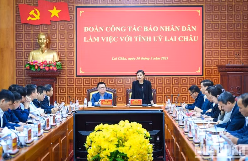 doan cong tac bao nhan dan lam viec voi tinh uy lai chau ve cong tac phoi hop tuyen truyen hinh 1