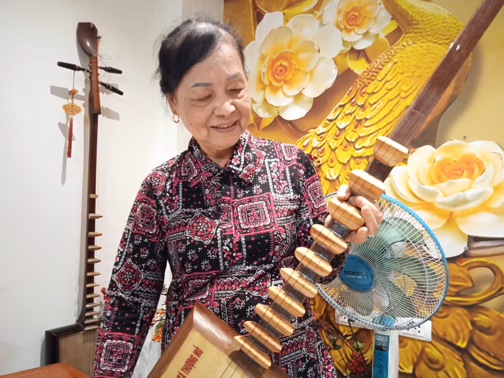 nghe nhan nguyen thi tam nguoi cam chau giu phach ca tru thuong mo hinh 3