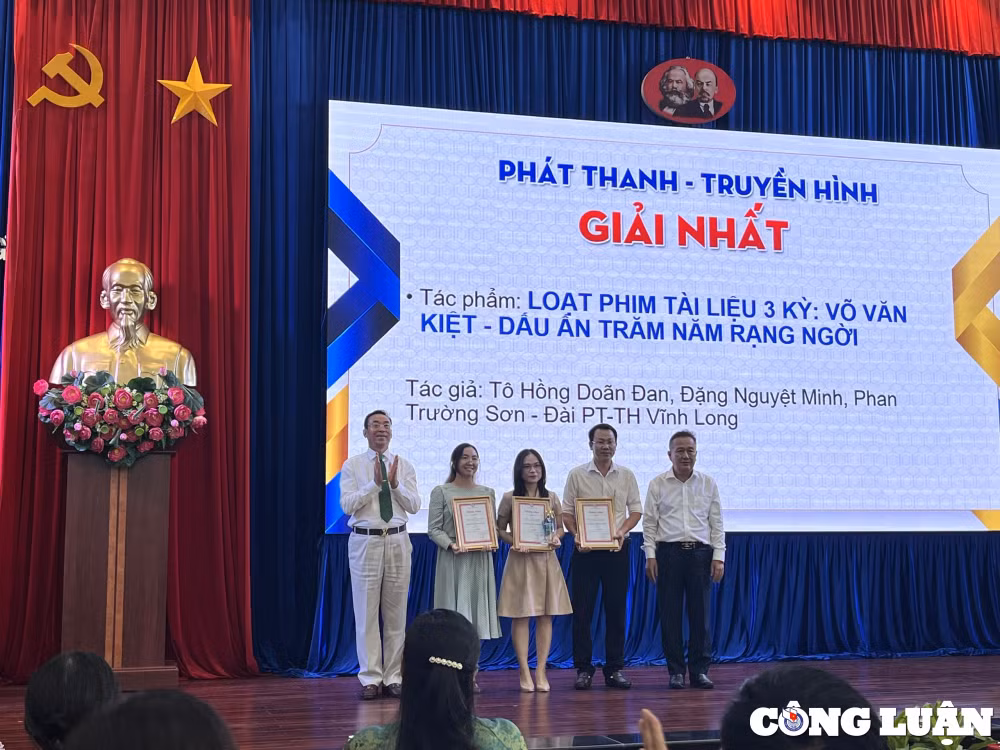 22 tac pham nhan giai bao chi dong bang song cuu long lan thu vii hinh 2