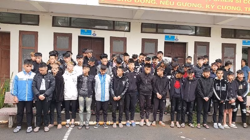 tang cuong trinh sat tren mang xa hoi xu nghiem thanh thieu nien mang hung khi gay roi hinh 2