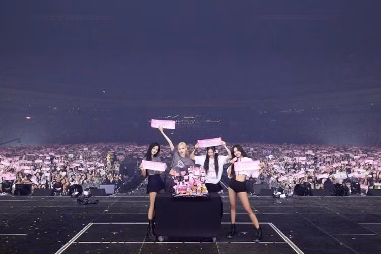 blackpink dien dem chung ket cua born pink world tour o seoul hinh 1