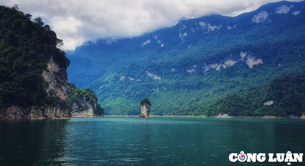 ve mien ha long tren can o tuyen quang hinh 1