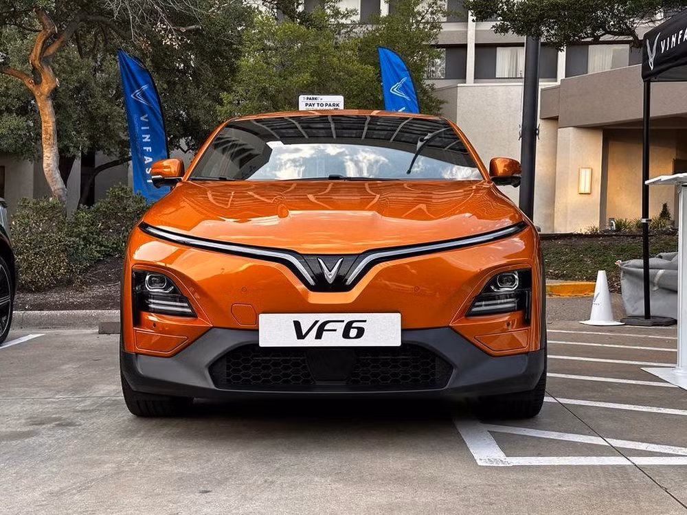 tan binh vinfast vf 6 ban hoan thien bat ngo xuat hien tai my va duong pho viet nam hinh 3