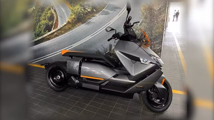 bmw ce04 cap ben thi truong viet nam hinh 2