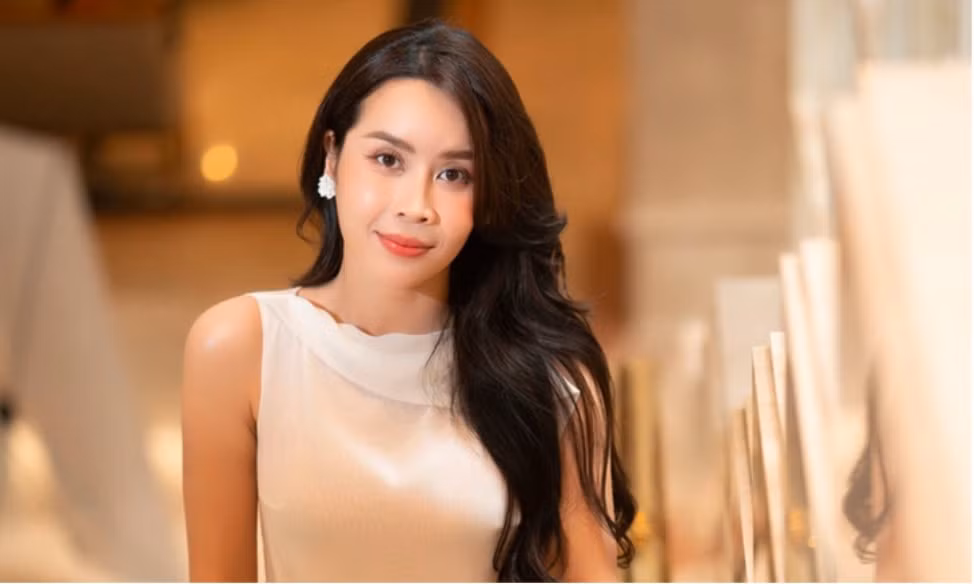 ca si luu huong giang dap gio re song buoc tiep sau bien co hinh 1