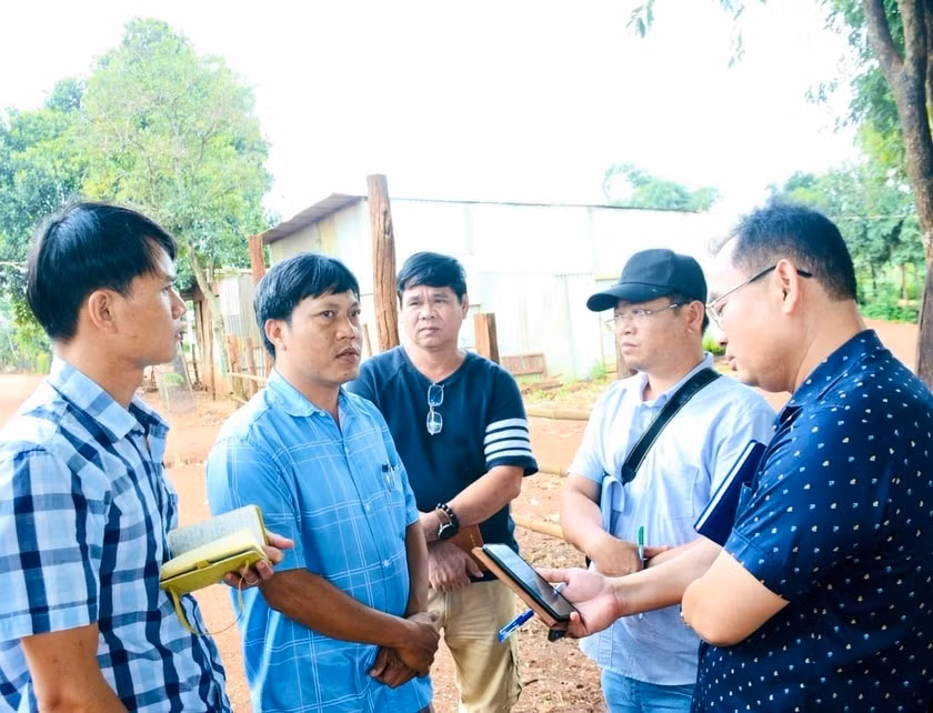 hoi nha bao tinh gia lai dua cac phong vien nha bao di thuc te hinh 1