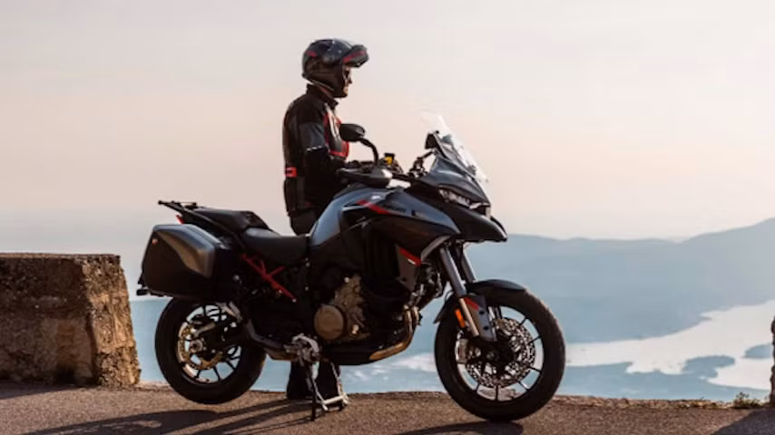 gioi thieu chiec ducati multistrada v4 s grand tour 2024 vua xuat xuong hinh 5