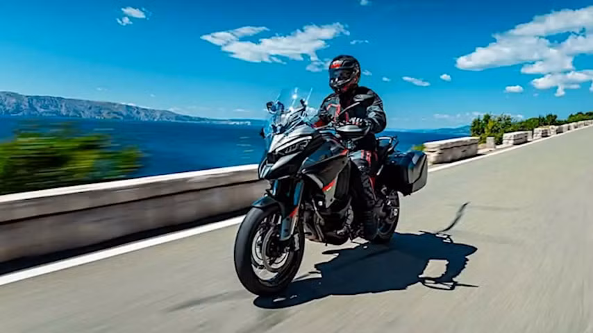 gioi thieu chiec ducati multistrada v4 s grand tour 2024 vua xuat xuong hinh 6