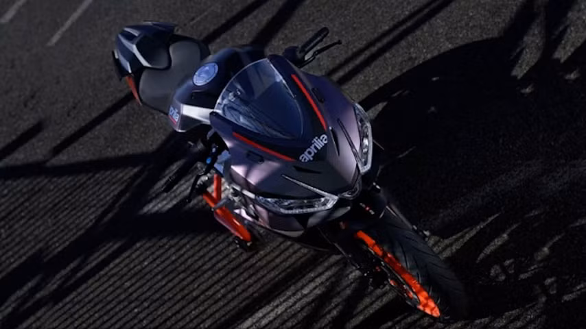 chinh thuc mo ban mau mo to the he moi aprilia rs 457 hinh 2